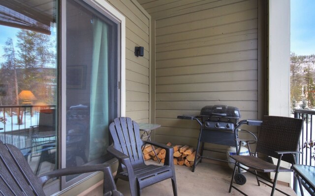 2062 The Pines 2 Bedroom Condo by RedAwning