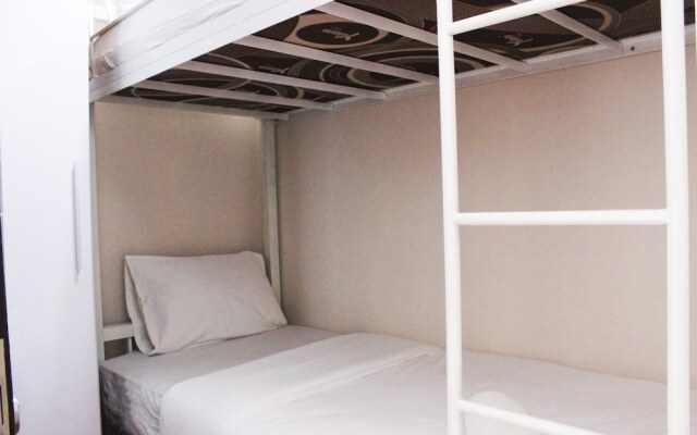 Comfy 2BR Apartment at Grand Asia Afrika Residence