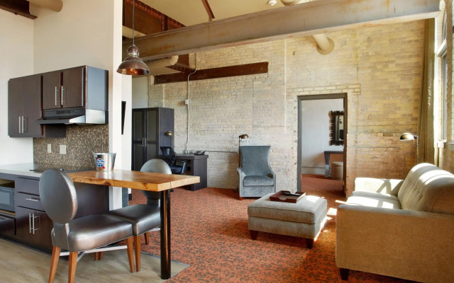 The Brewhouse Inn & Suites