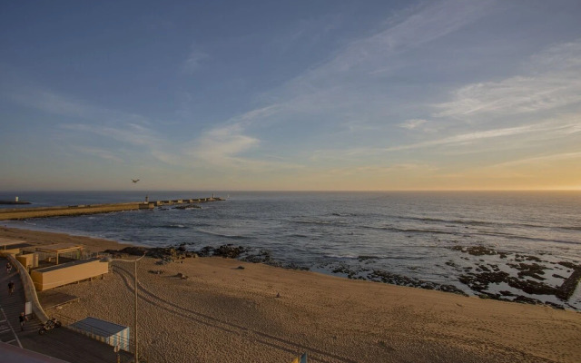 Liiiving-Luxury Beachfront Apartment III