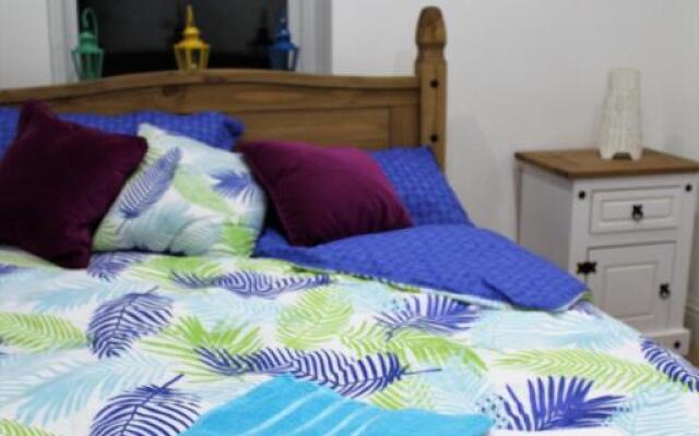 Modern 2 Bedroom Apartment In The Heart Of Greenwich