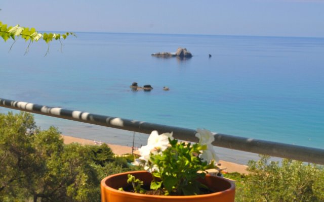 Studio Apartments, Adult and Childrens Pool, sea View - Pelekas Beach, Corfu