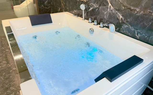 Bien Sao Hotel Duong Quang Ham