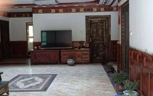 Danba Jiangji B & B
