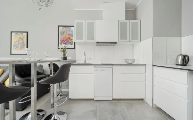Luxury Apartment by Renters Prestige