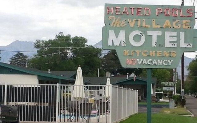 Bishop Village Motel