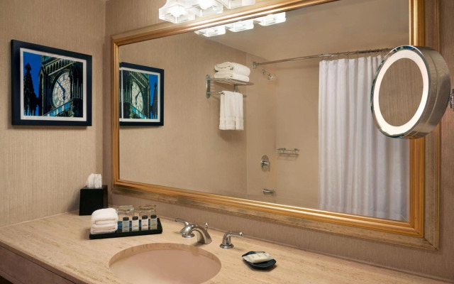 Sheraton Ottawa Hotel