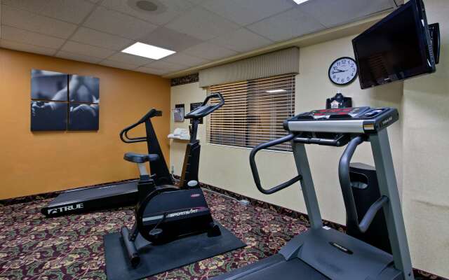 Country Inn & Suites by Radisson, Williamsburg East (Busch Gardens), VA