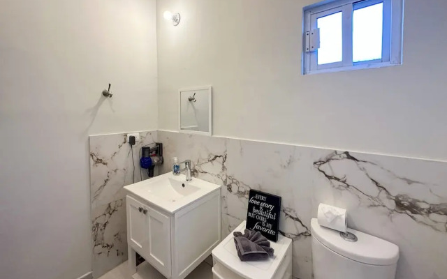 Town Shore Escape 3BR Haven