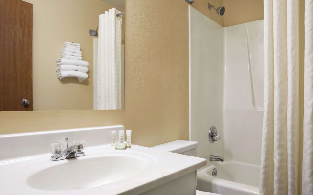Super 8 by Wyndham Salem