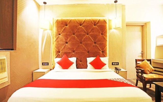 OYO 8902 Hotel Ronald Inn