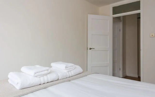 Spacious Central 3 Bedroom Apartment in Old Street