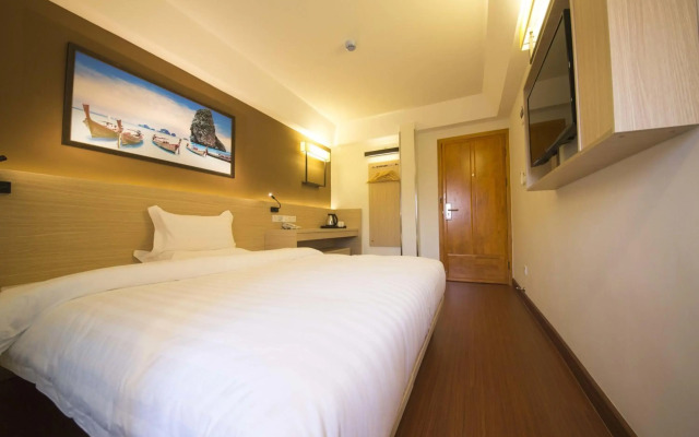 Chiang Roi 7 Days Inn