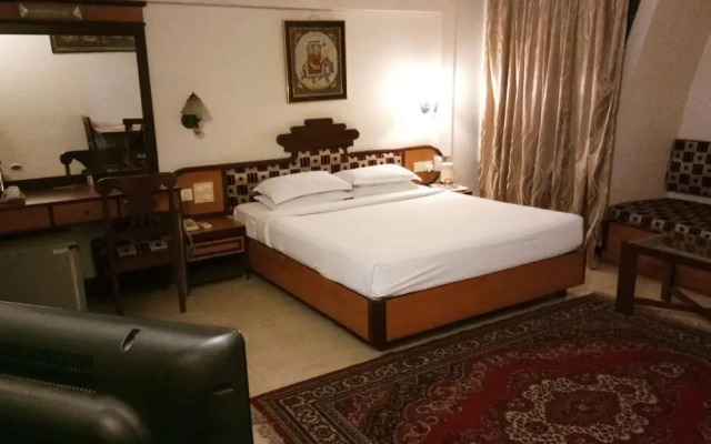 Hotel Arch Manor