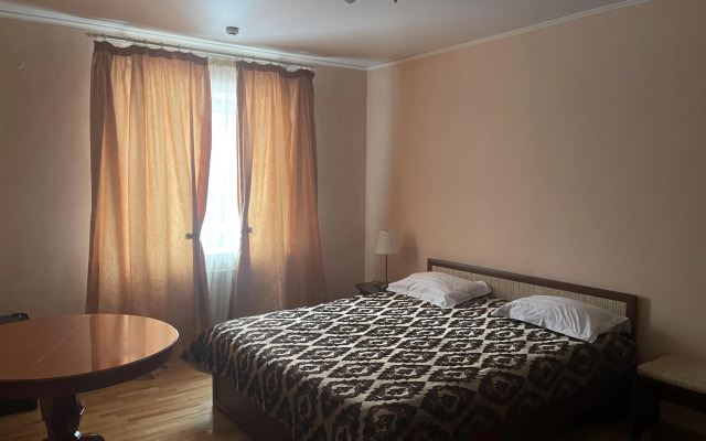 Hotel Pandora