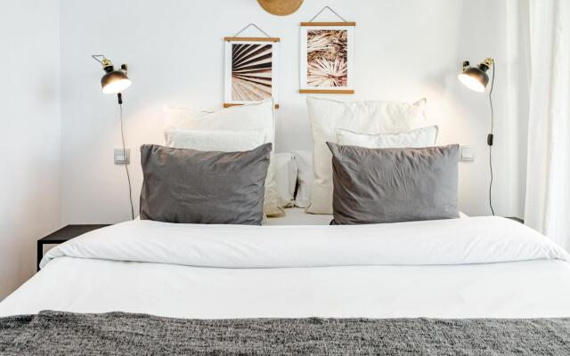 LM4.1B- Modern & Spacious family apartment