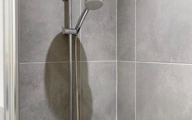 Pleasant renovated studio apartment GEM and Tram ACE #A2