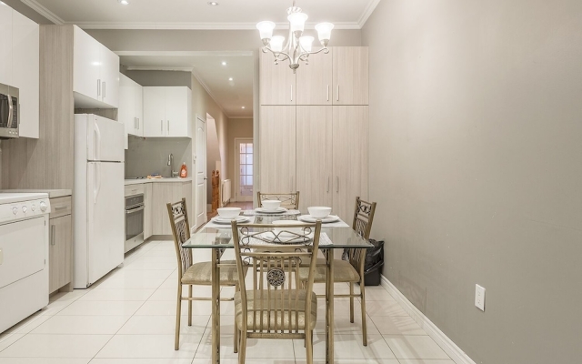 Modest and Huge Apt in Little Portugal