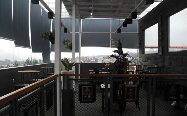 Sturgis Boutique Hotel Cipanas