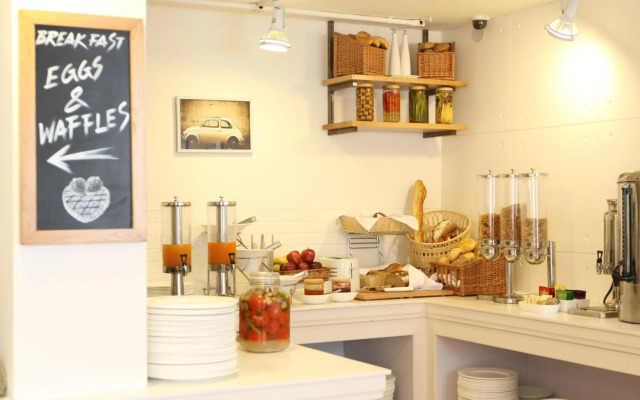 Bloomrooms @ Link Road