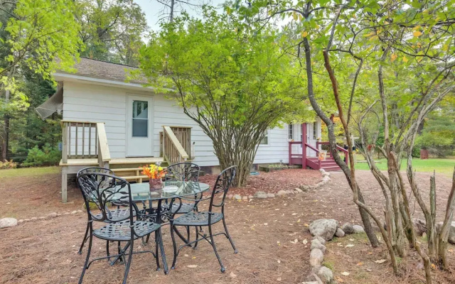 Peaceful Saint Germain Home w/ Fire Pit!