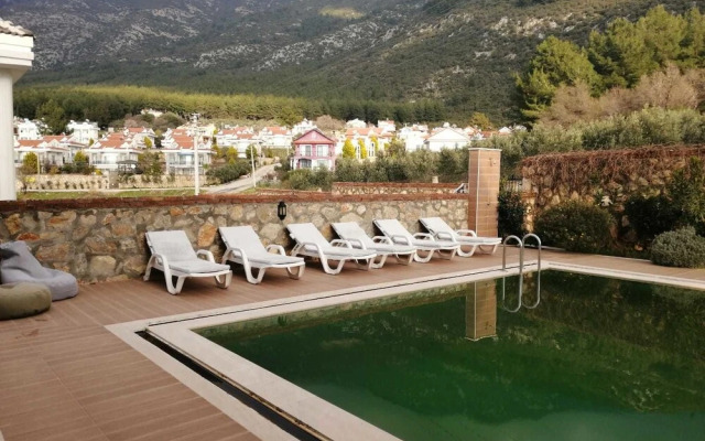 Villa Aktif 1 by Villa Life D-Lux