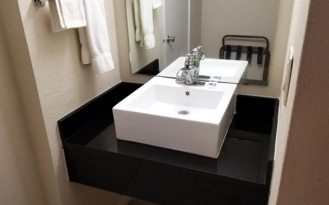 Americas Best Value Inn Marshall