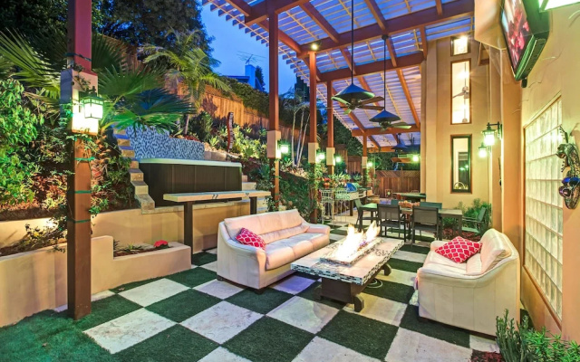 Skyhill Oasis W/ Hot Tub Walk To Universal 4 Bedroom Home