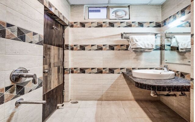 Collection O 35484 Hotel Yatri Inn