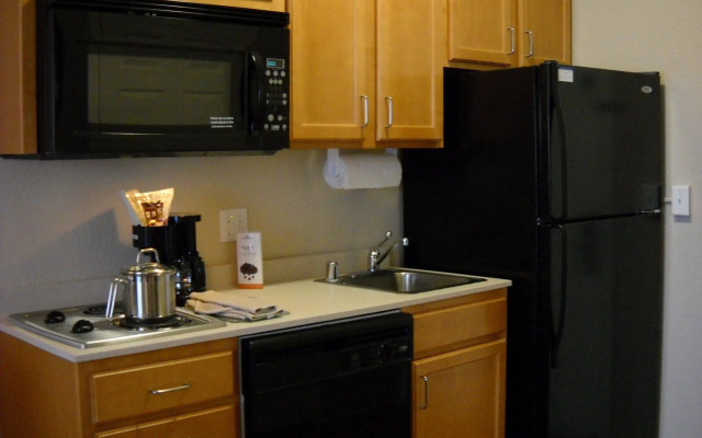 Candlewood Suites Kenosha – Pleasant Prairie by IHG