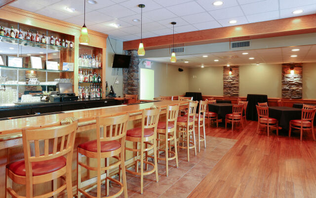 Meadowbrook Inn