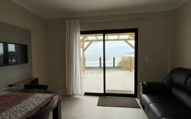 Apartamento Beira Mar Em Balneário Perequê