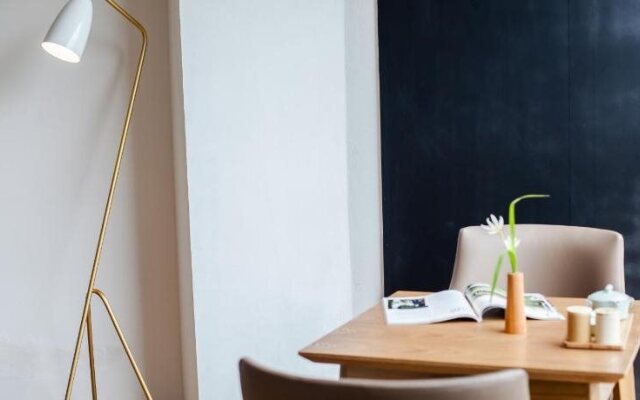 DADA Hobbyhorse Hotel (Chongqing University Town Metro Station)