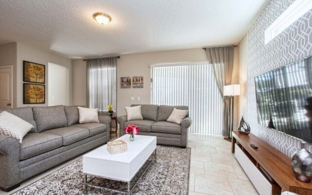 Solterra - 6 Bedrooms House w/pool-7040SR Home by RedAwning