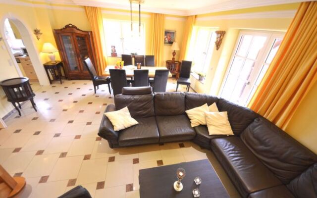 House Bel Monte Groß Zicker