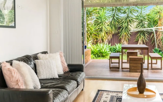 Double Storey Sydney Home Near Sydney Uni