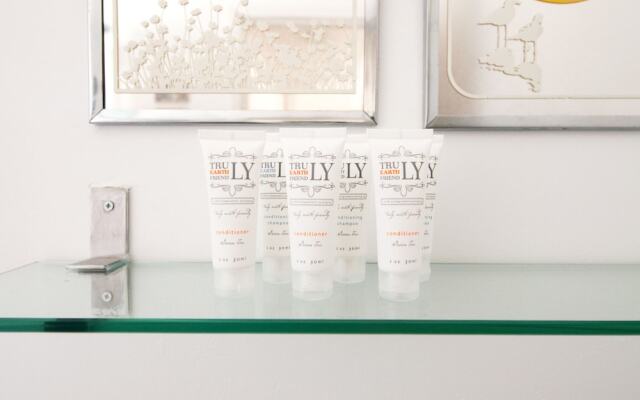 Trendy 2BR in the Plateau by Namastay