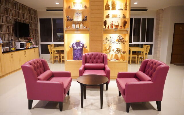 Chompu Nakarin Apartment