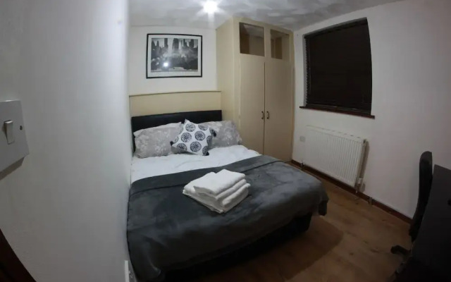College Street Abode - Guest House