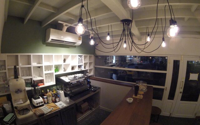 Weeping Willow Sukhumvit 26 – Hostel