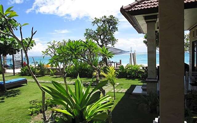 Yogi Beach Bungalow & Restaurant Lembongan