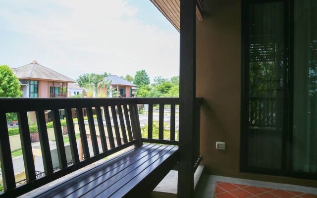 4 BR Private Villa in V49 Pattaya w/ Village Pool