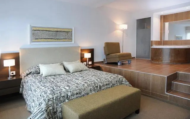 Lake Buenavista Apart Hotel & Suites