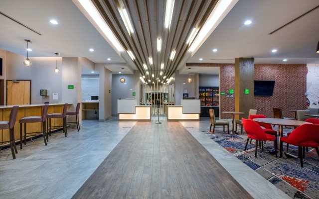 La Quinta Inn & Suites by Wyndham Manassas Va-Dulles Airport