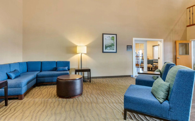 Comfort Suites