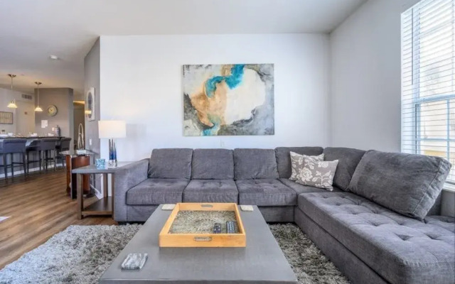 Vista Cay Electra 3 Bedroom Condo by RedAwning
