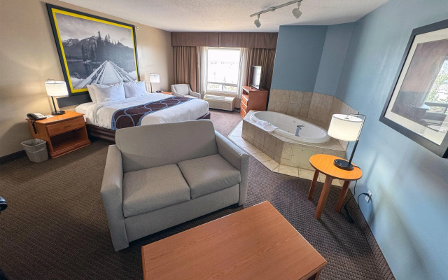 Super 8 by Wyndham Edmonton South