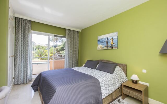 Perfect Location Between Golf and Beach