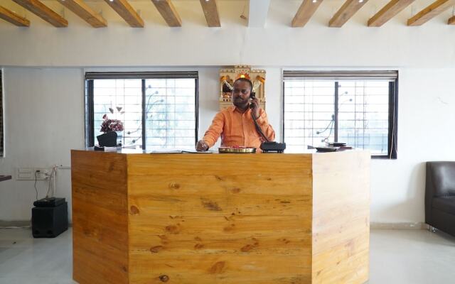 OYO 24432 Yash Residency