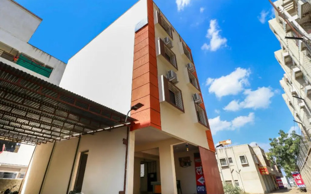 Sai Sidhi Lodge by OYO Rooms